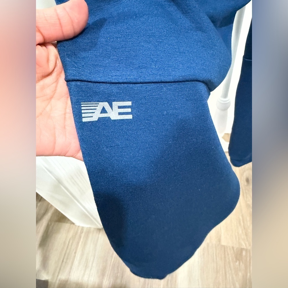 American Eagle Size S Outfitters Navy Joggers - Picture 3 of 12